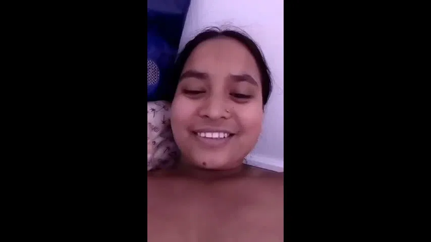 Sexy Bhabhi Showing Nude