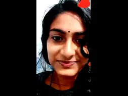 Cute Maalu babe showing