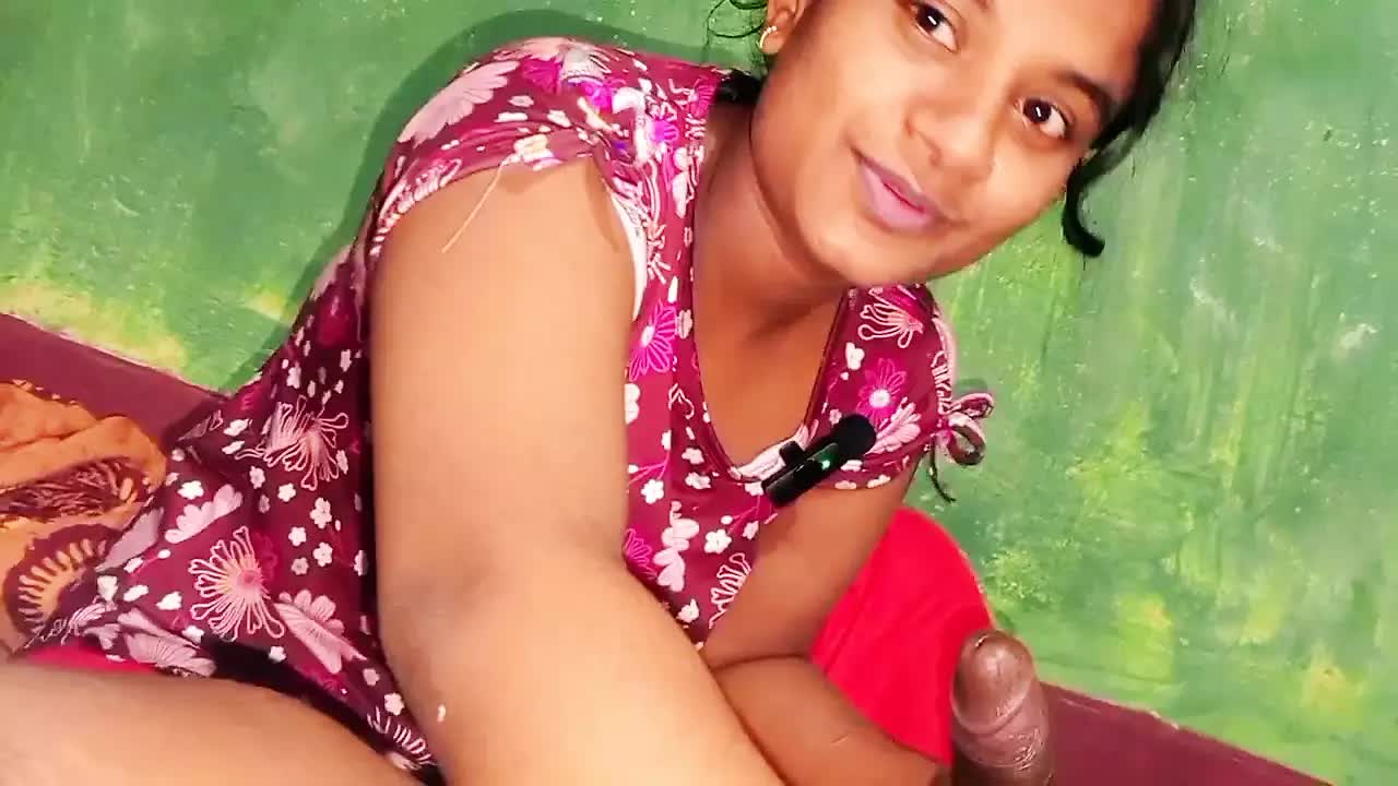 My sexy girlfriend sucked my dick for fun