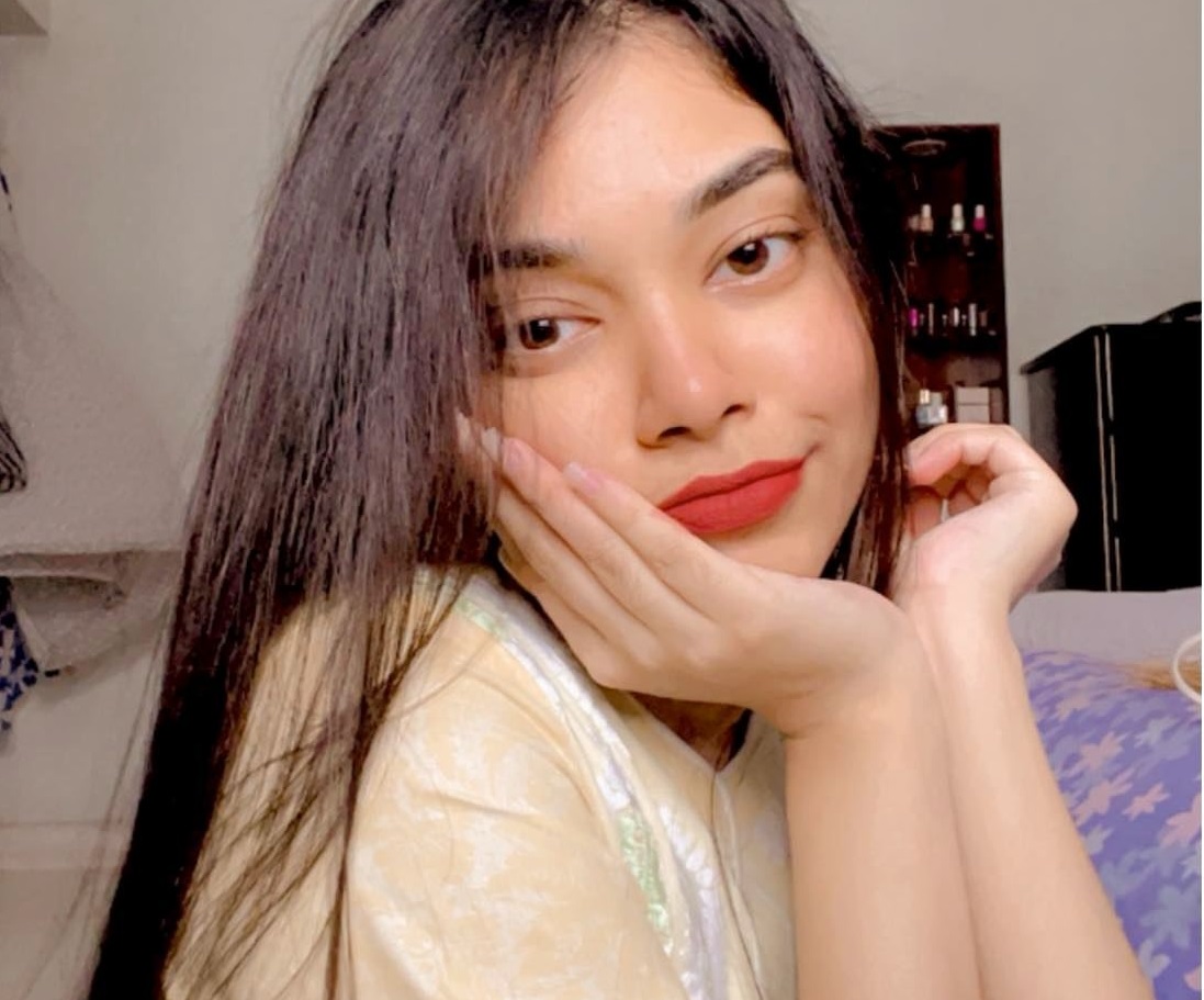 Cute Young Teen Girl Nazifa Fully Nude Enjoying with Boyfriend on VC with Naughty Expression, Masturbating Wet Pussy