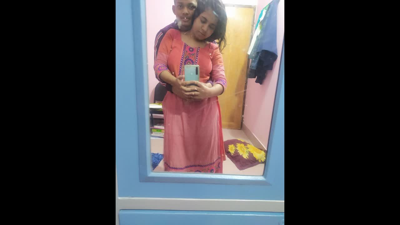 Beautiful Tanker Gf Showing and Bathing For Lover