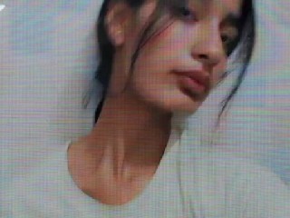 Sexy Slim Mal Showing