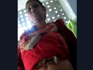 Mature bhabi pussy captured before Fucking