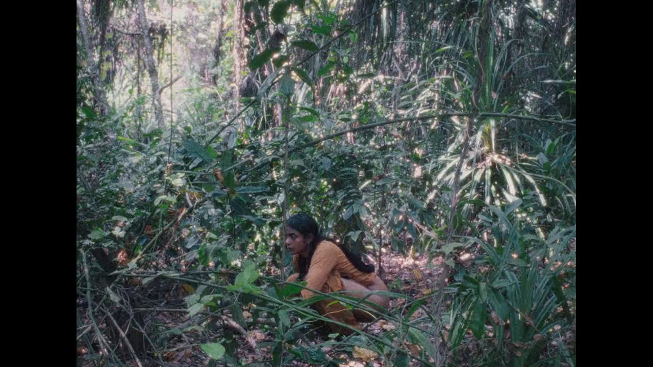 Kani Kusruti Nude Ass and Navel show in All We Imagine as Light