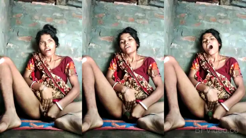 Poor Village Wife Masturbating Pussy With Veggie