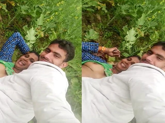 Neighbor Hindi sex bhabhi viral fucking in jungle