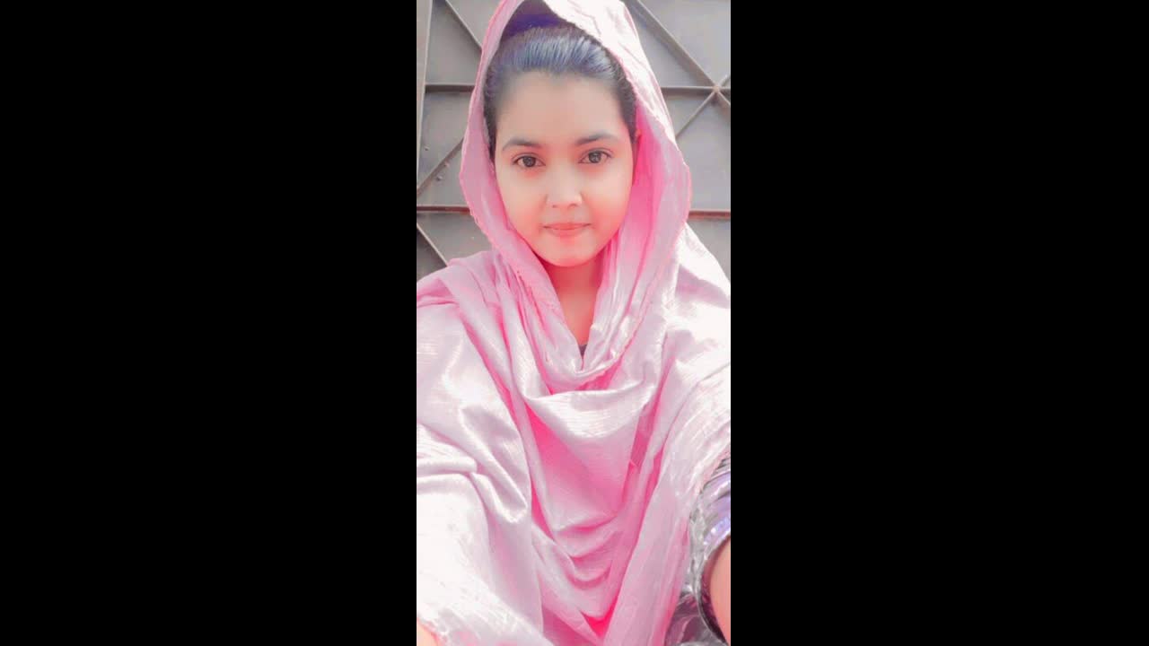 Beautiful Naughty GF Fingering Pooping 4 More Clip