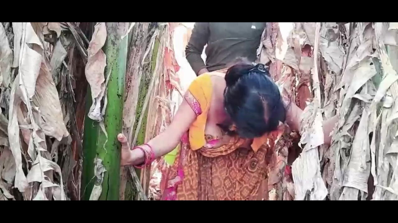 DesiSisterInLawCalledtoBananaGardenandFuckedHer