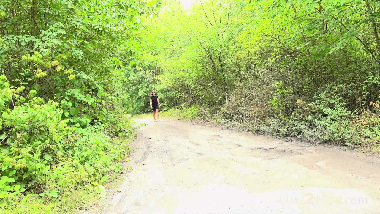 Aiming For The Hole Got2Pee