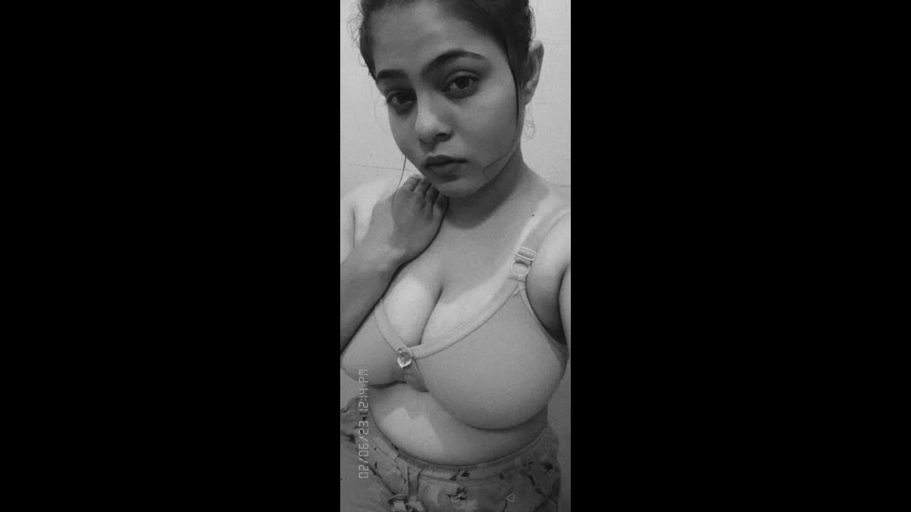 Beautiful Sexy Indian Gf