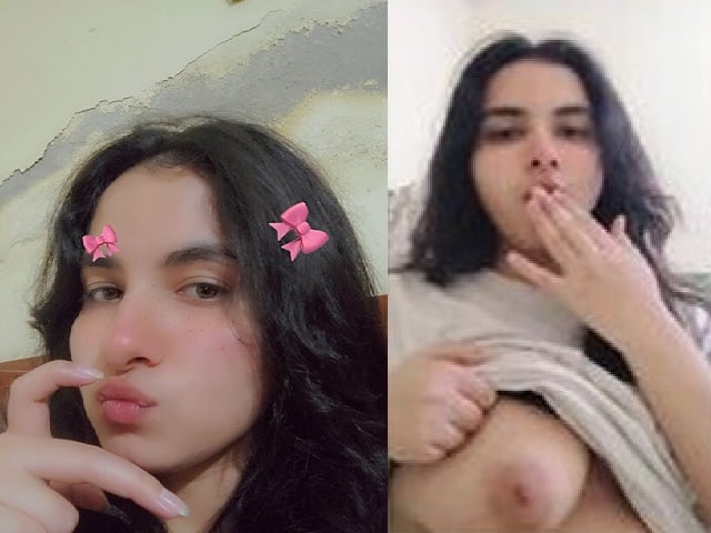 Desi beauty lifting bra one side boob show viral MMS