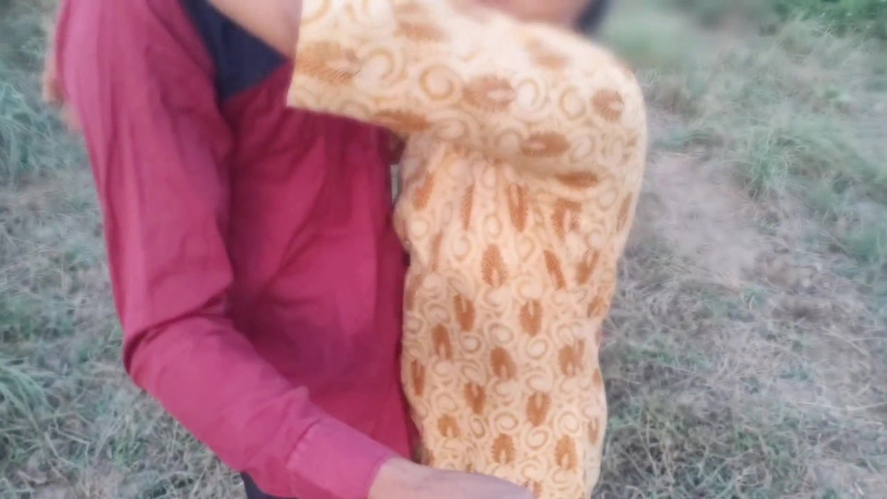 Desi Village Randi Make Fucking Hindi Vlogs with Boyfriend, Outdoor Hindi Vlog