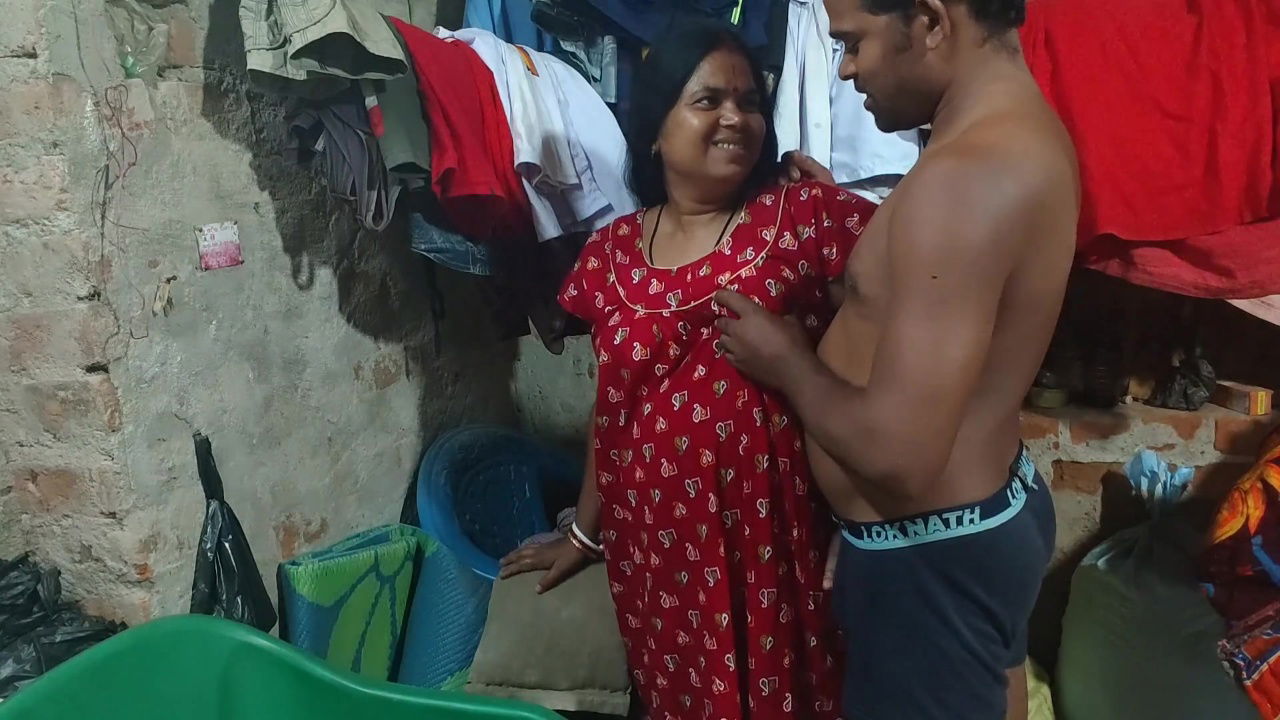 The Nephew Made the Aunty Naked and Fucked Her, the Aunty Enjoyed It